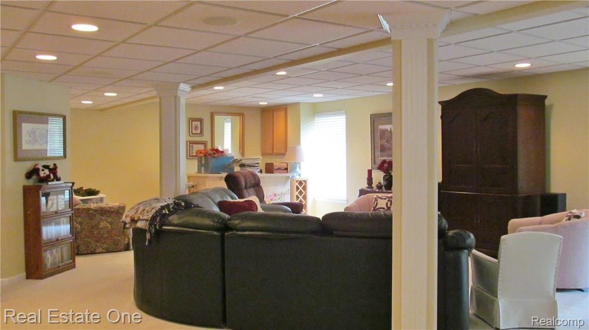 1000 Churchill Circle, Unit 17 Rochester, MI 48307 - Photo 31 of 36 035.JPG
