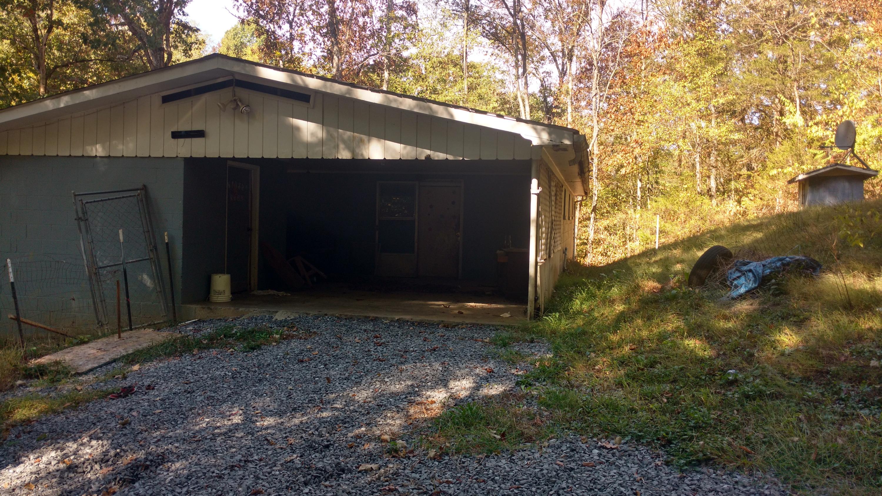 CARPORT
