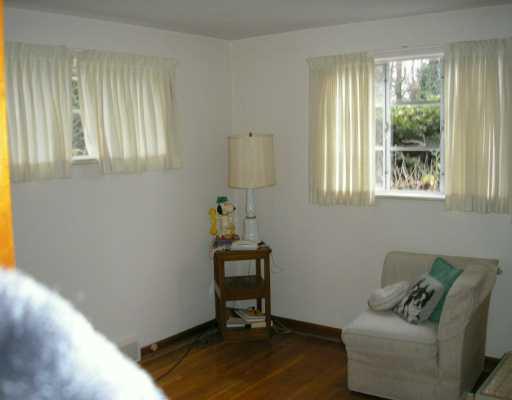125 Spring Grove Road Penn Hills, PA 15235 - Photo 7 of 8 Den/Family/Great Room.
