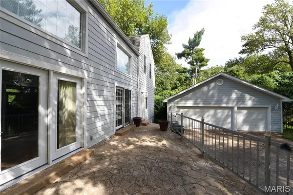 $4,500 | 8940 Ladue Road, Ladue, MO 63124