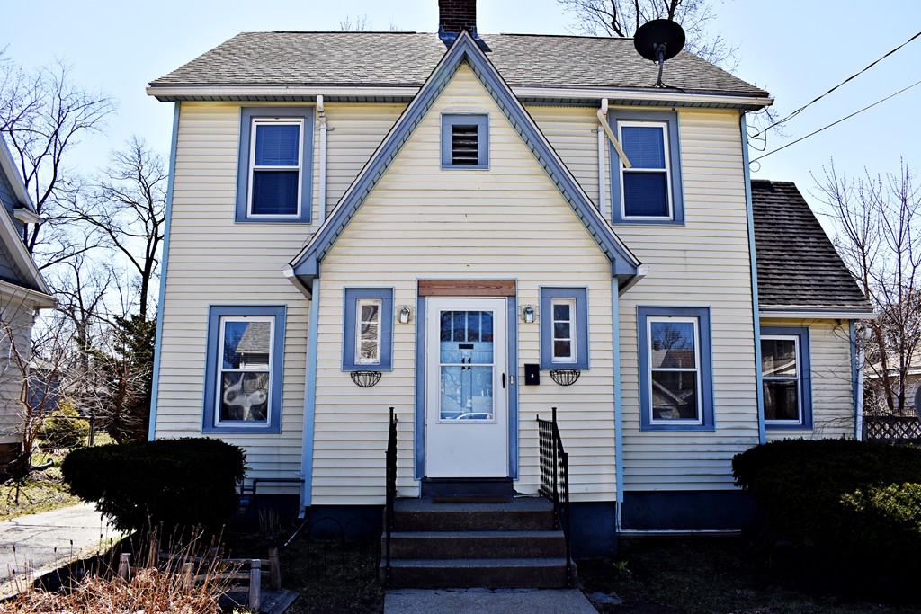 11 Mortimer Street Springfield, MA 01109 - Photo 1 of 5 Gallery Image 1