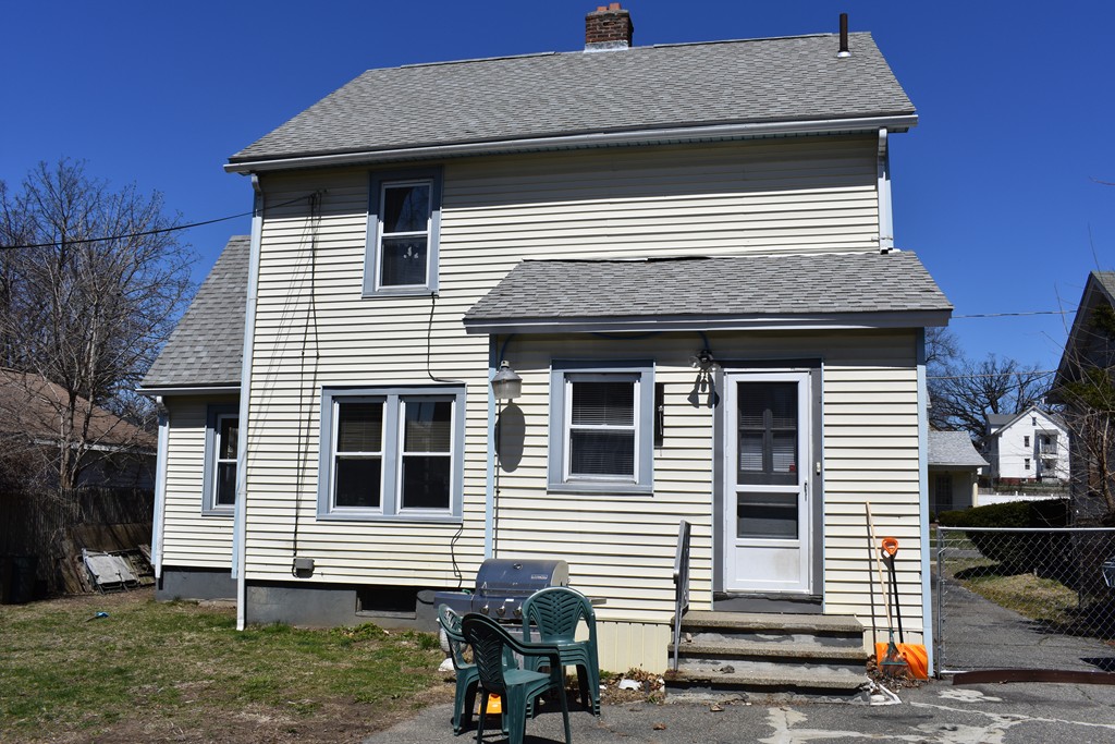 11 Mortimer Street Springfield, MA 01109 - Photo 3 of 5 Gallery Image 3