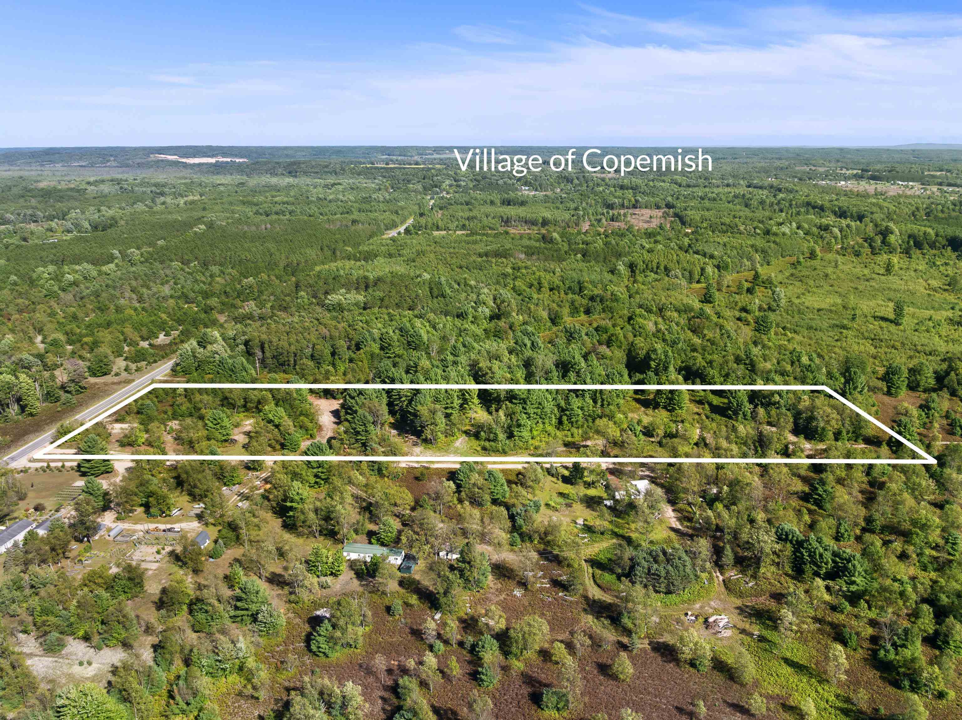 17461 Springdale Road Thompsonville, MI 49683 - Photo 6 of 12 1950397-e13041af-4a70-4725-b3aa-c73f155fa67e.JPG