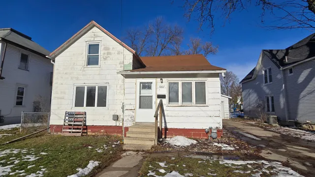 $69,900 | 1007 7th Avenue Northeast, Austin, MN 55912