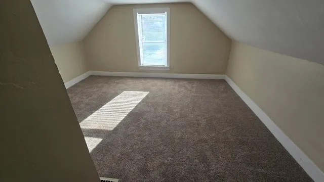 $69,900 | 1007 7th Avenue Northeast, Austin, MN 55912