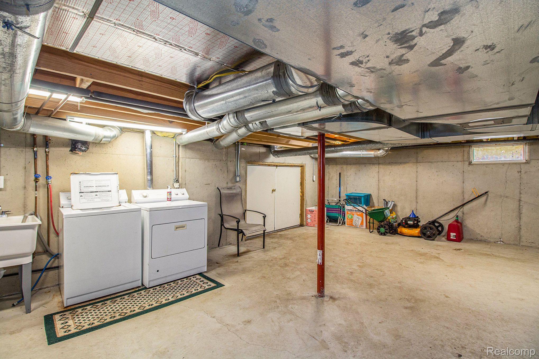 1697 Triangle Lake Road Howell, MI 48843 - Photo 14 of 25 Gallery Image 14