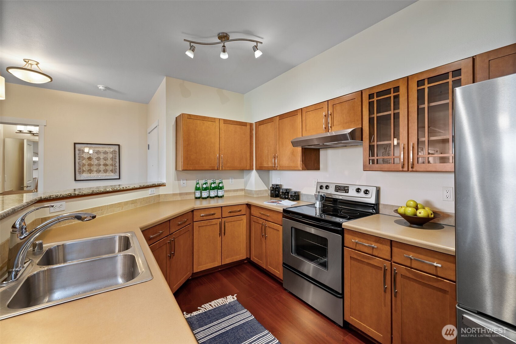 2960 Southwest Raymond Street, Unit 204 Seattle, WA 98126 - Photo 6 of 31 Gallery Image 6