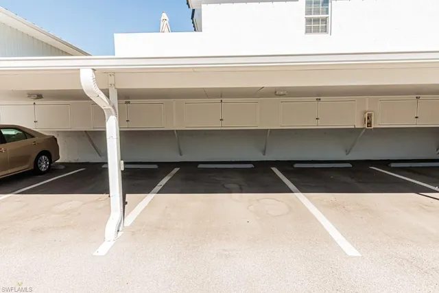 $689,000 | 4180 Belair Lane, Unit B, Naples, FL 34103