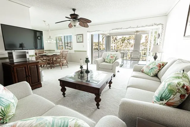 $689,000 | 4180 Belair Lane, Unit B, Naples, FL 34103