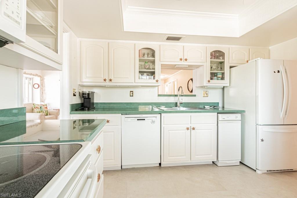 4180 Belair Lane, Unit B Naples, FL 34103 - Photo 10 of 45