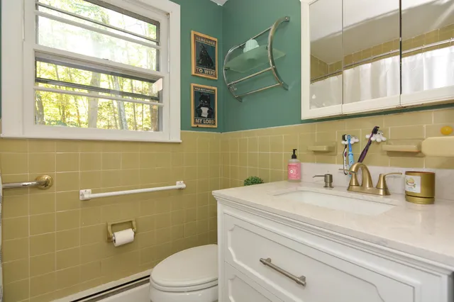 $649,900 | 183 Chester Road, Derry, NH 03038