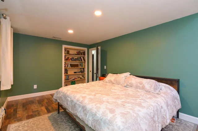 $649,900 | 183 Chester Road, Derry, NH 03038