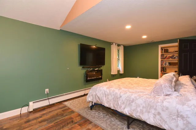 $649,900 | 183 Chester Road, Derry, NH 03038