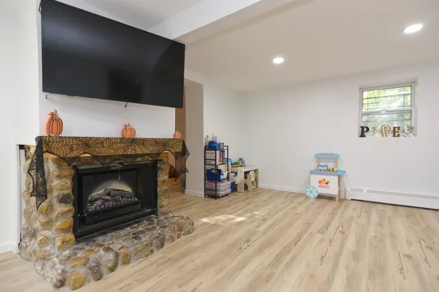 $649,900 | 183 Chester Road, Derry, NH 03038