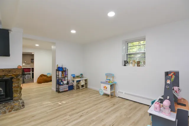 $649,900 | 183 Chester Road, Derry, NH 03038