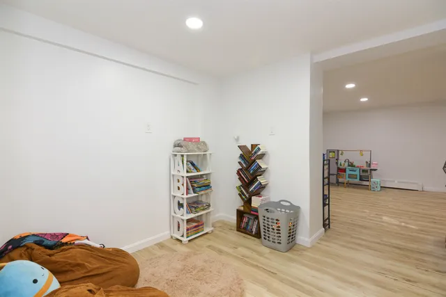 $649,900 | 183 Chester Road, Derry, NH 03038