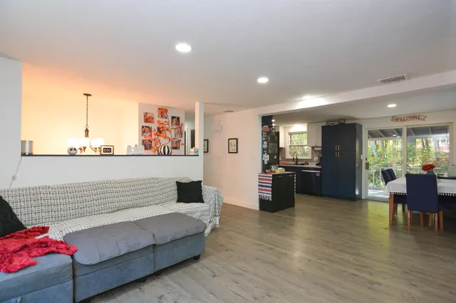 $649,900 | 183 Chester Road, Derry, NH 03038