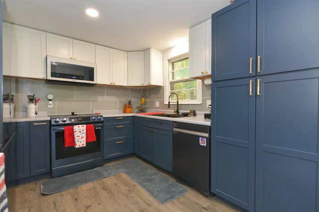 $649,900 | 183 Chester Road, Derry, NH 03038