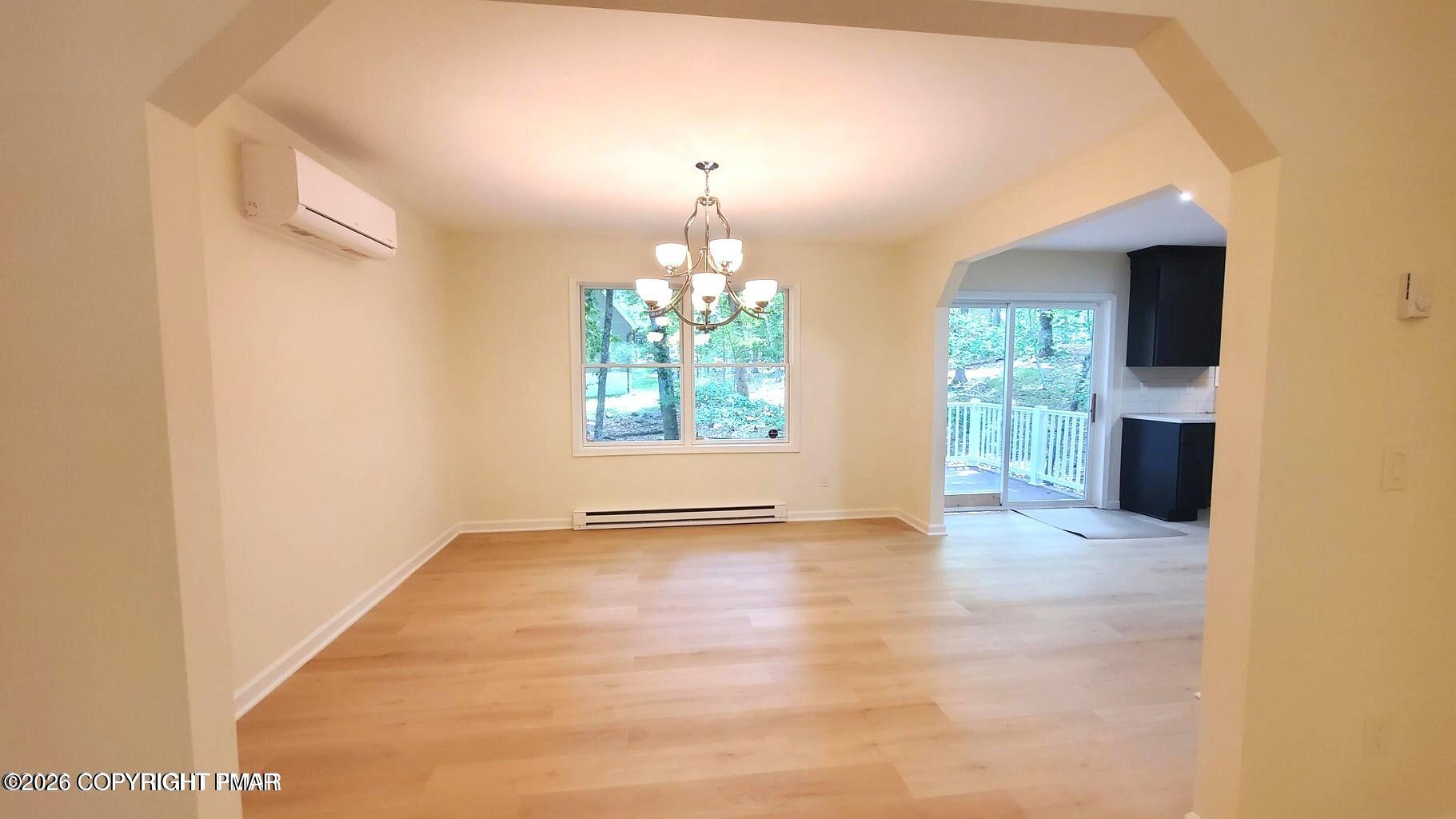 320 Canterbury Road Bushkill, PA 18324 - Photo 31 of 38 Diningroom v2