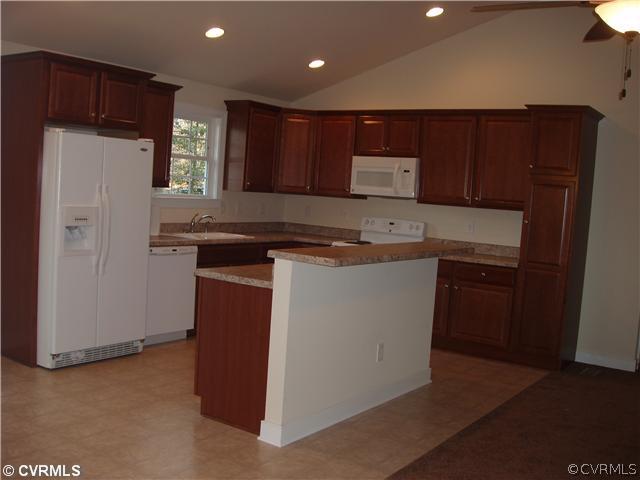 10070 Cool Spring Road Mechanicsville, VA 23116 - Photo 6 of 9 Kitchen