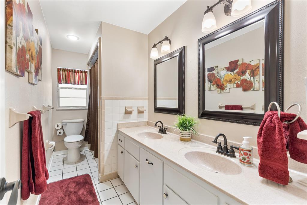 4312 Yorketowne Road Orlando, FL 32812 - Photo 20 of 38 Guest bathroom