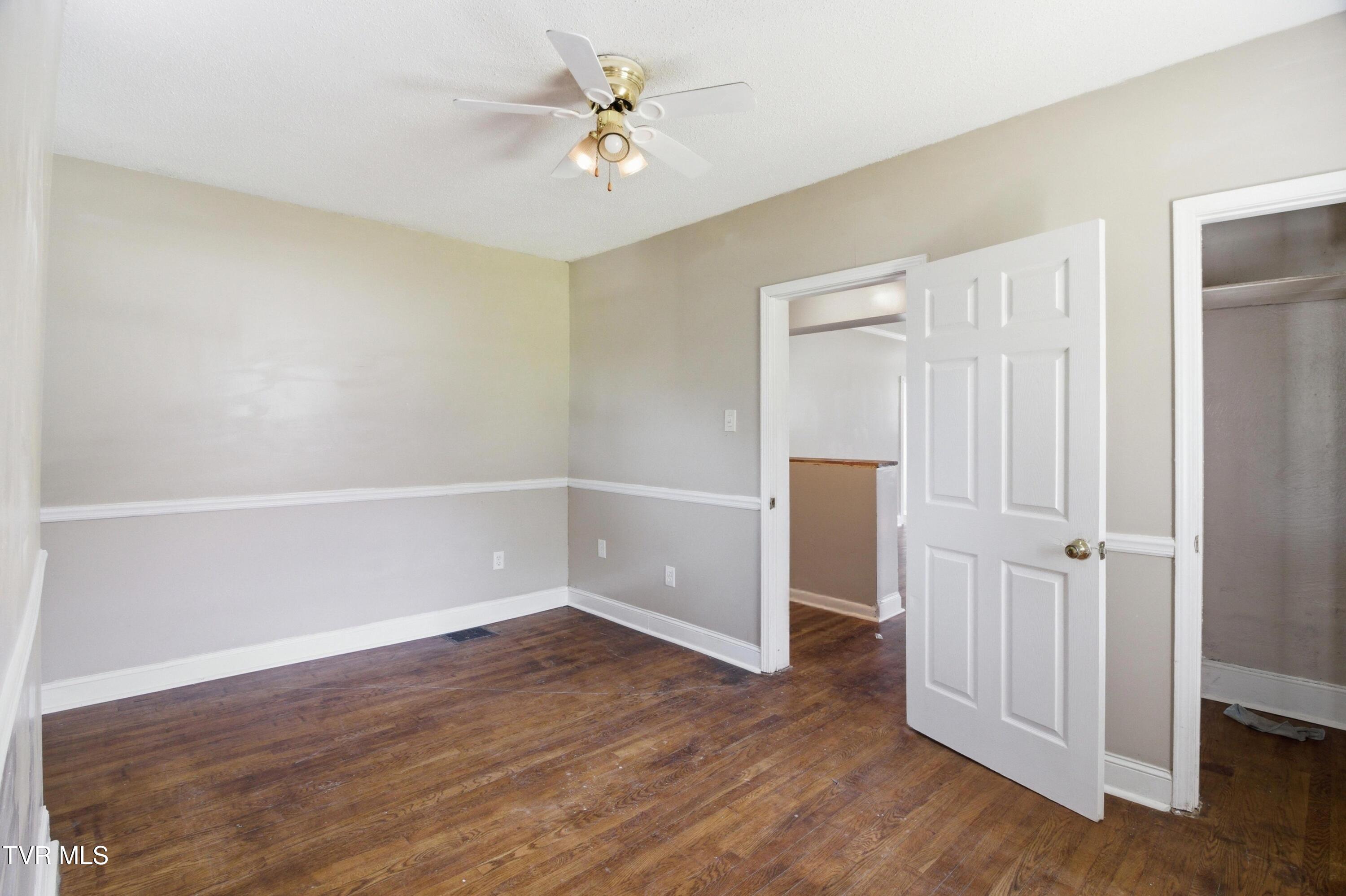1721 Ridgeway Drive Kingsport, TN 37664 - Photo 17 of 27 DZ3A2546_autoremove_36576859