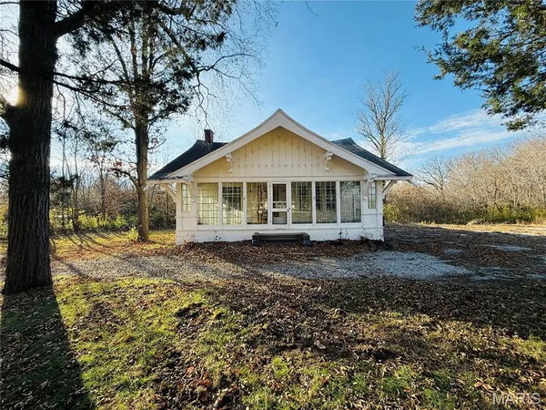 $180,000 | 9305 Highway 51, Ashley, IL 62808