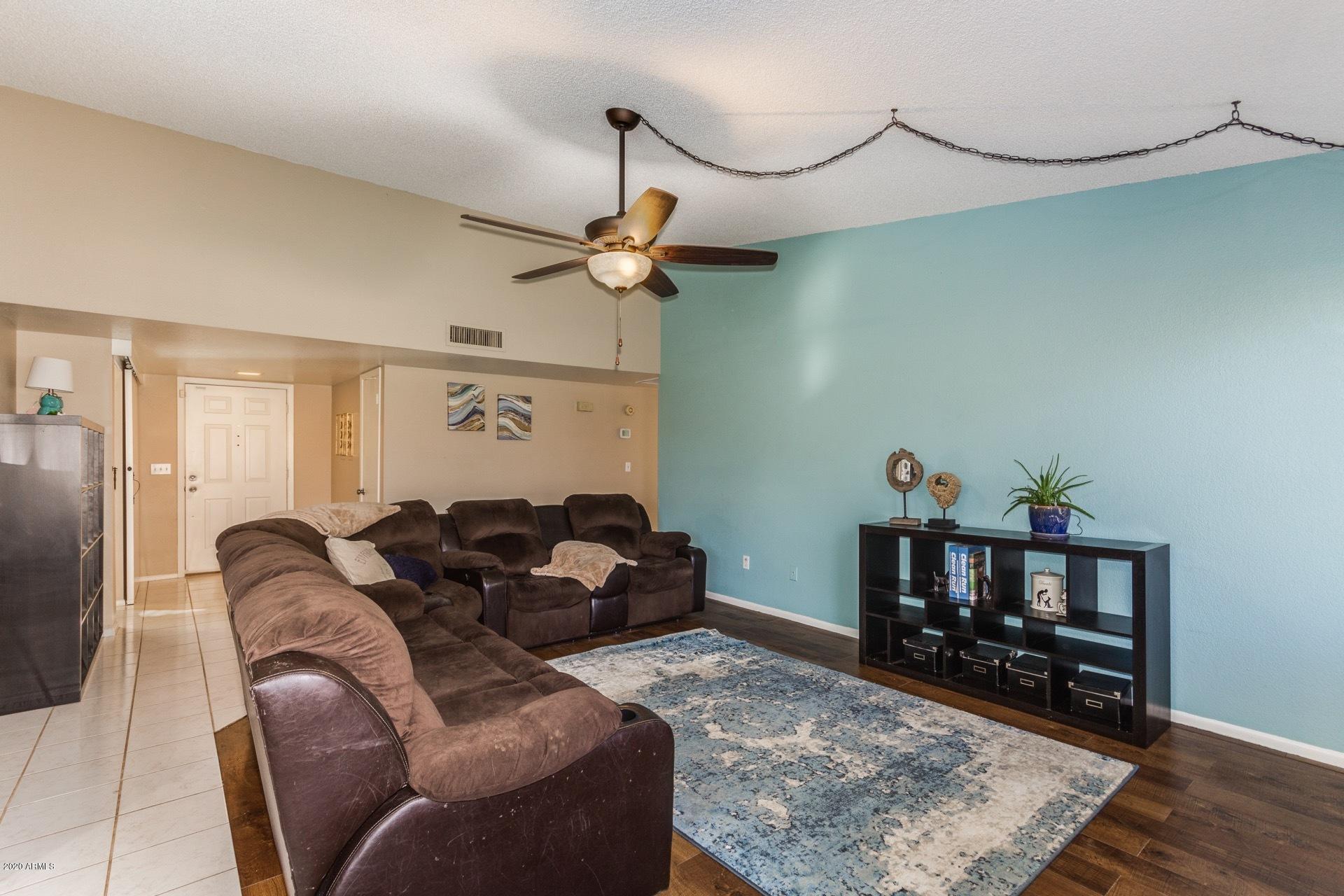 4518 East Phelps Road Phoenix, AZ 85032 - Photo 17 of 39 Living Room