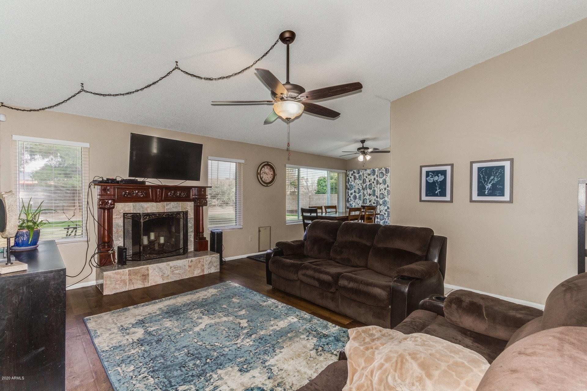 4518 East Phelps Road Phoenix, AZ 85032 - Photo 18 of 39 Living Room