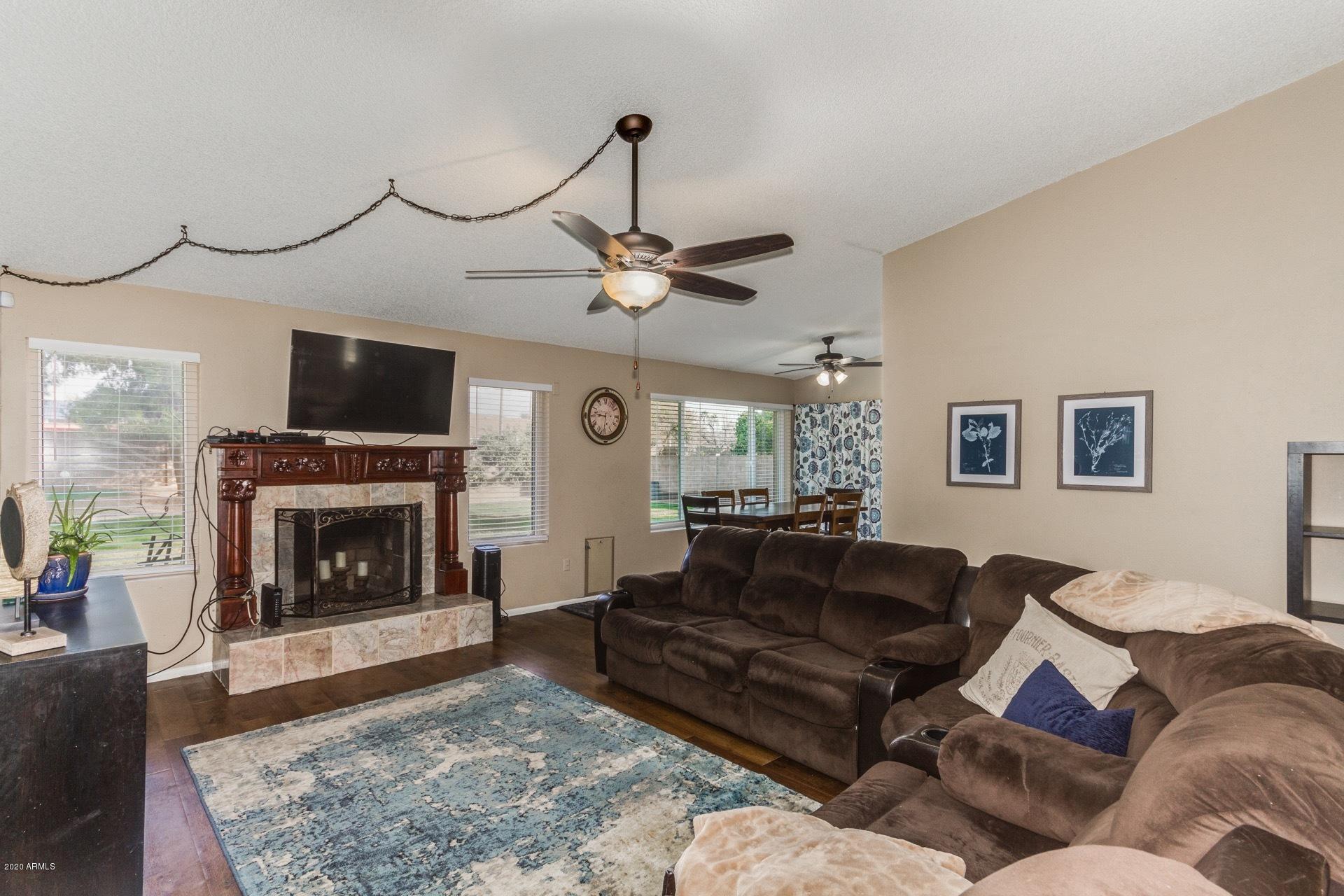 4518 East Phelps Road Phoenix, AZ 85032 - Photo 2 of 39 Living Room