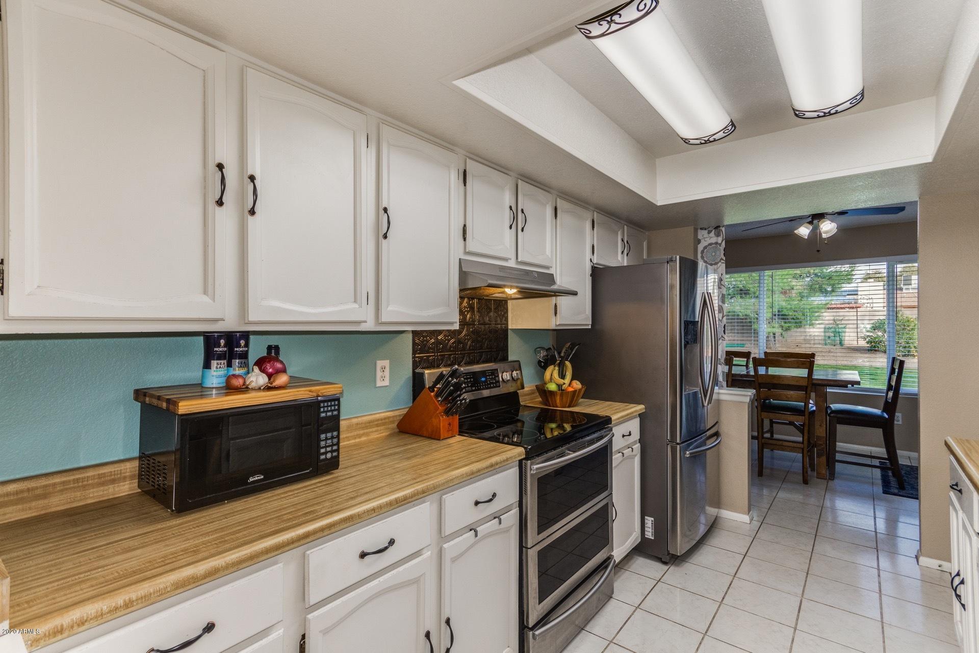 4518 East Phelps Road Phoenix, AZ 85032 - Photo 21 of 39 Kitchen