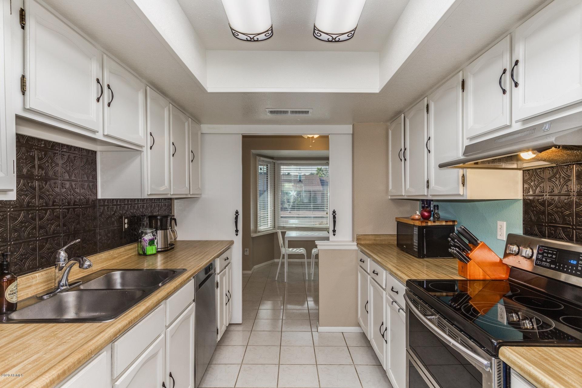 4518 East Phelps Road Phoenix, AZ 85032 - Photo 22 of 39 Kitchen