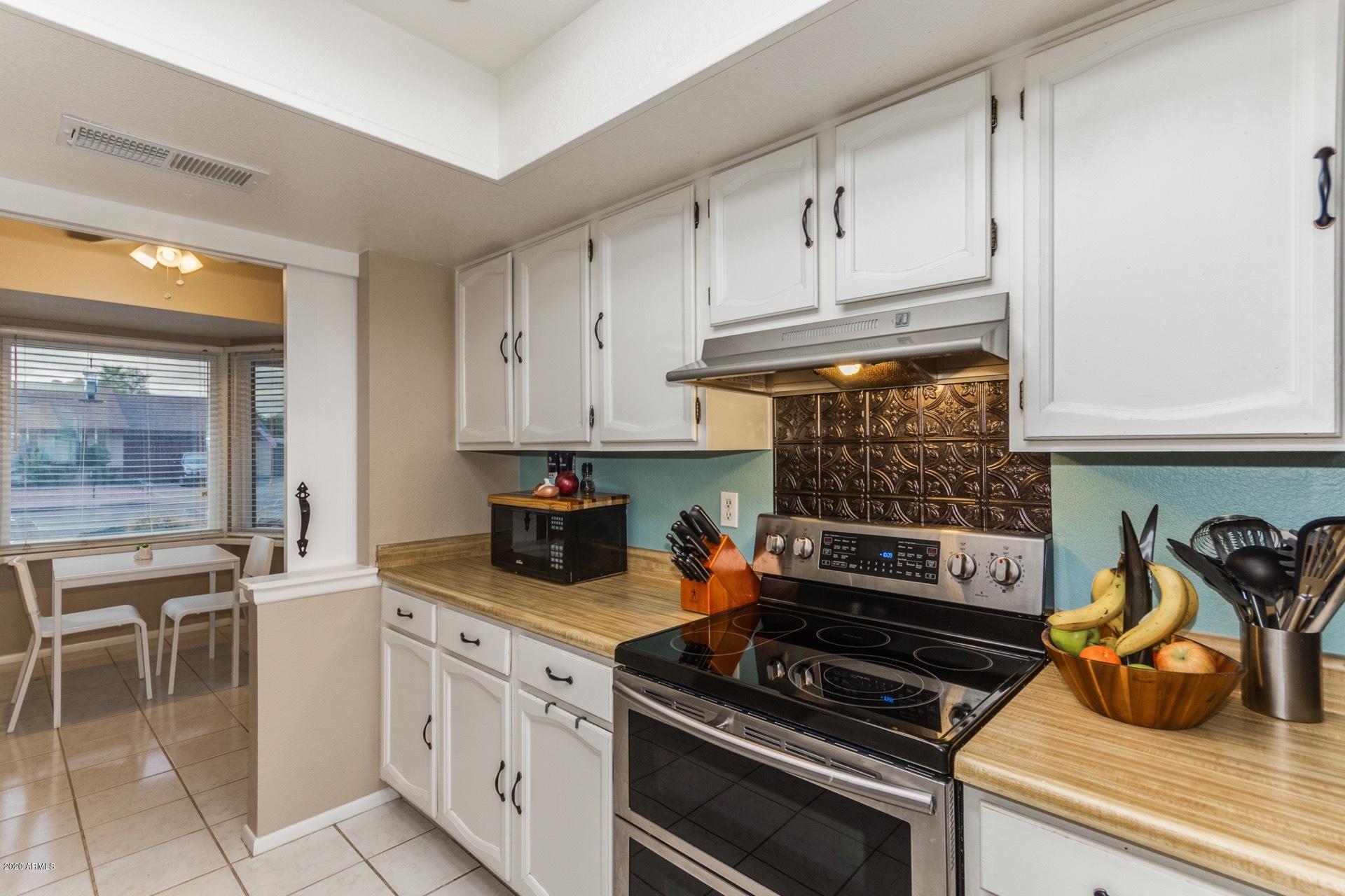 4518 East Phelps Road Phoenix, AZ 85032 - Photo 25 of 39 Kitchen