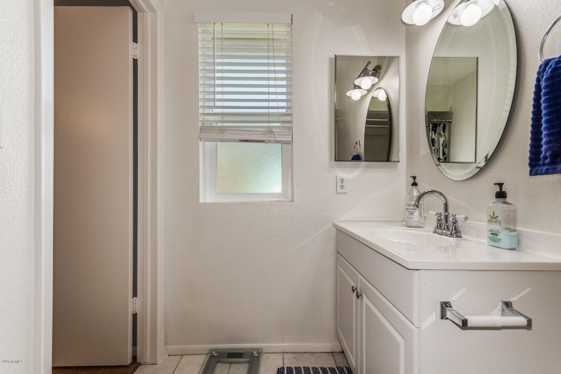 4518 East Phelps Road Phoenix, AZ 85032 - Photo 31 of 39 Master Bath