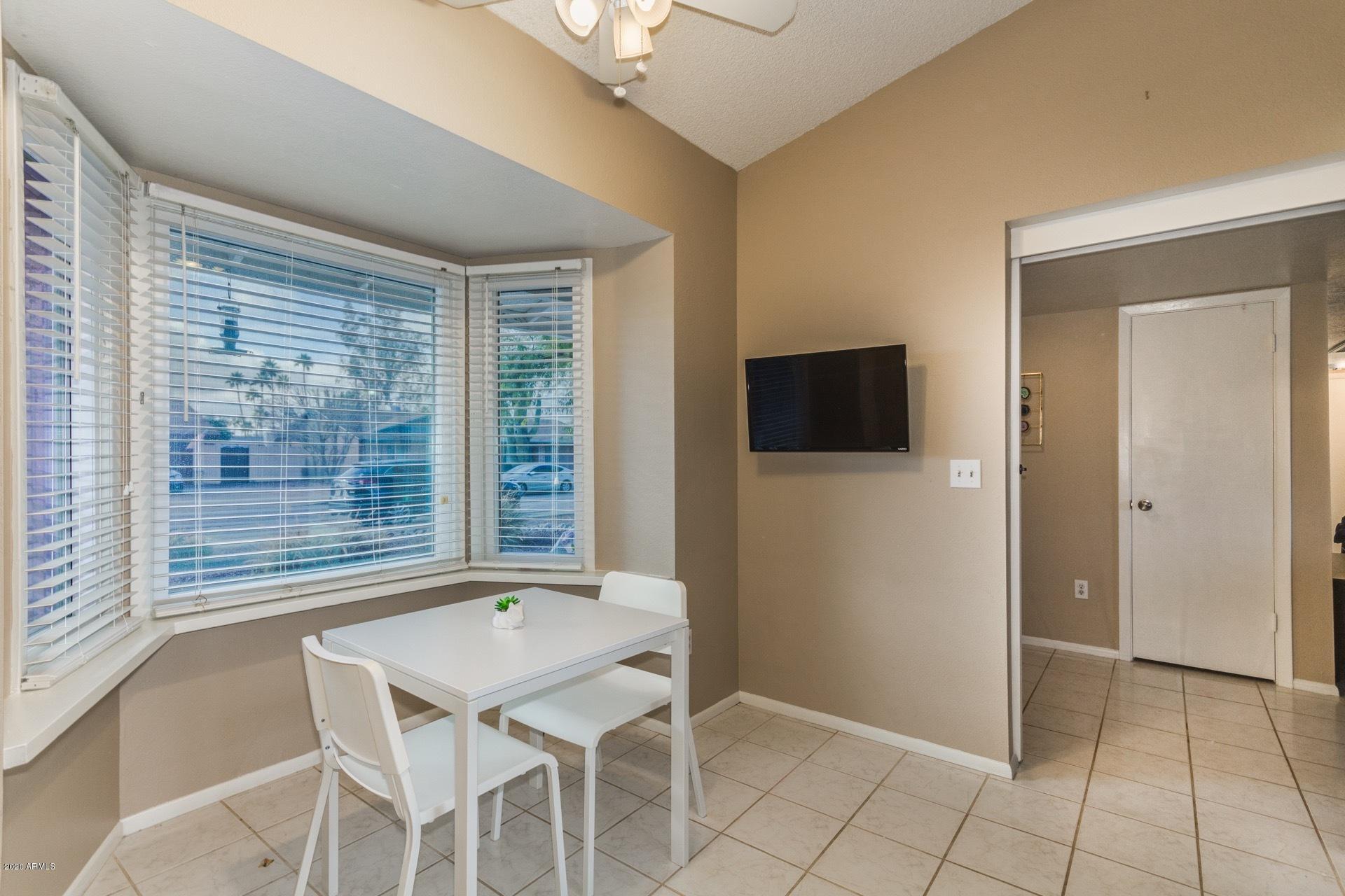 4518 East Phelps Road Phoenix, AZ 85032 - Photo 4 of 39 Breakfast Room