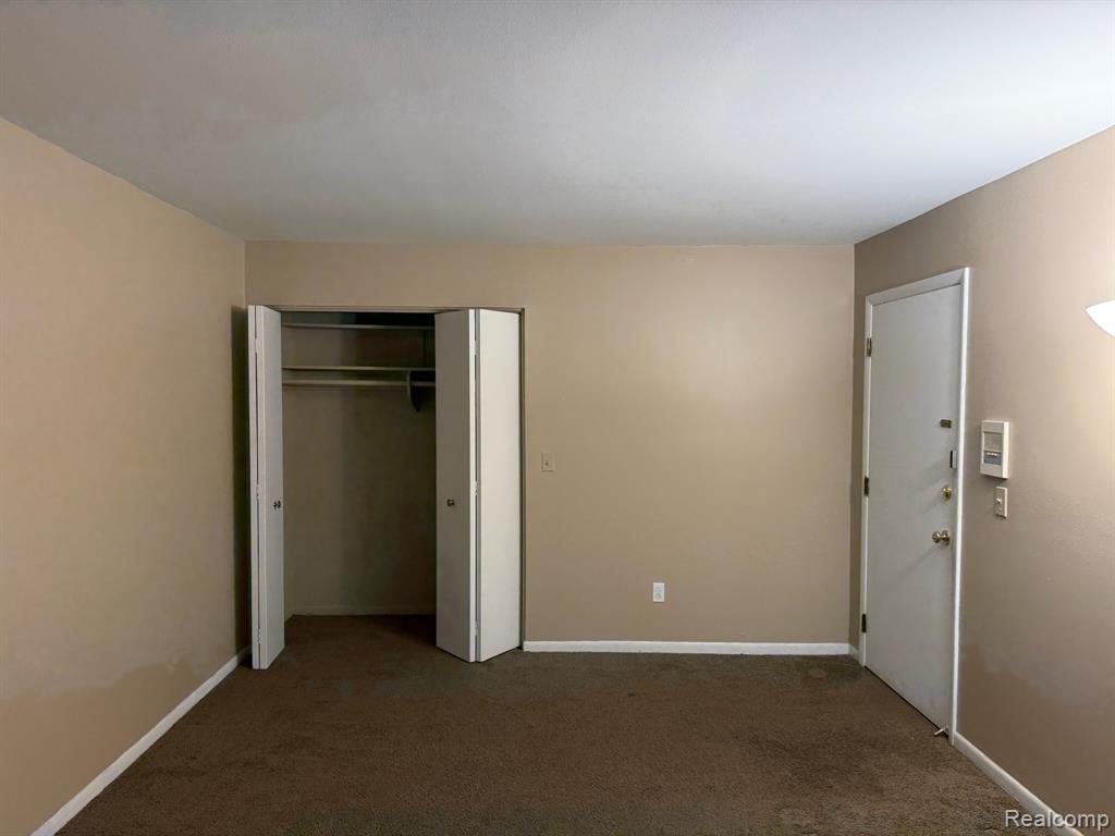 982 North Adams Road, Unit 4 Birmingham, MI 48009 - Photo 4 of 22 Gallery Image 4