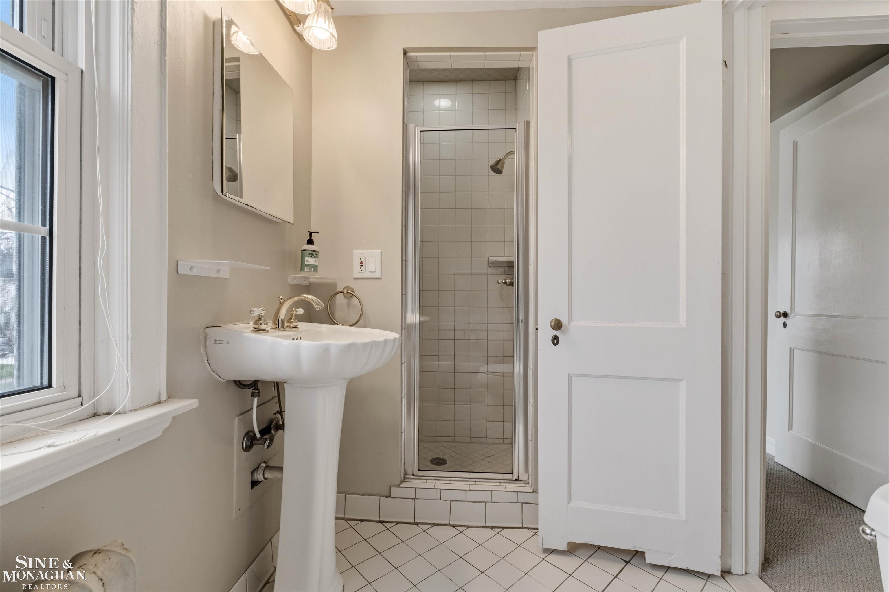 377 Rivard Boulevard Grosse Pointe, MI 48230 - Photo 18 of 45