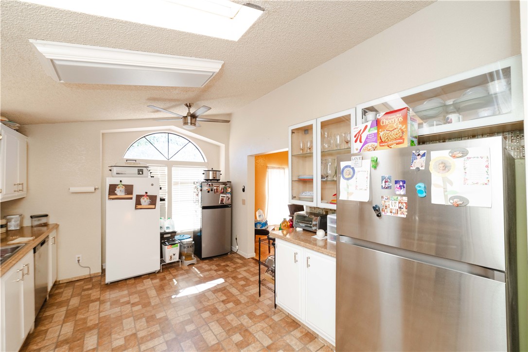 354 South Hano Road Golden Valley, AZ 86413 - Photo 18 of 57 Kitchen