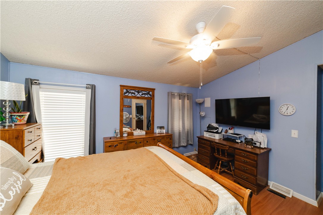 354 South Hano Road Golden Valley, AZ 86413 - Photo 21 of 57 Bedroom