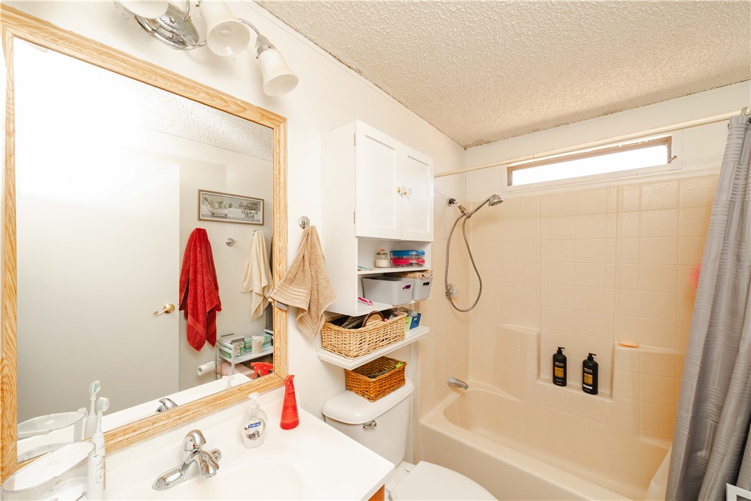 354 South Hano Road Golden Valley, AZ 86413 - Photo 32 of 57 Bathroom