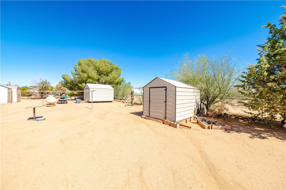 354 South Hano Road Golden Valley, AZ 86413 - Photo 43 of 57 Yard