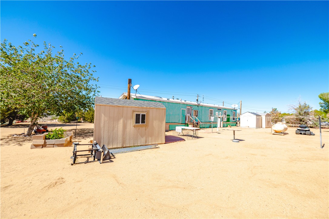 354 South Hano Road Golden Valley, AZ 86413 - Photo 44 of 57 Yard