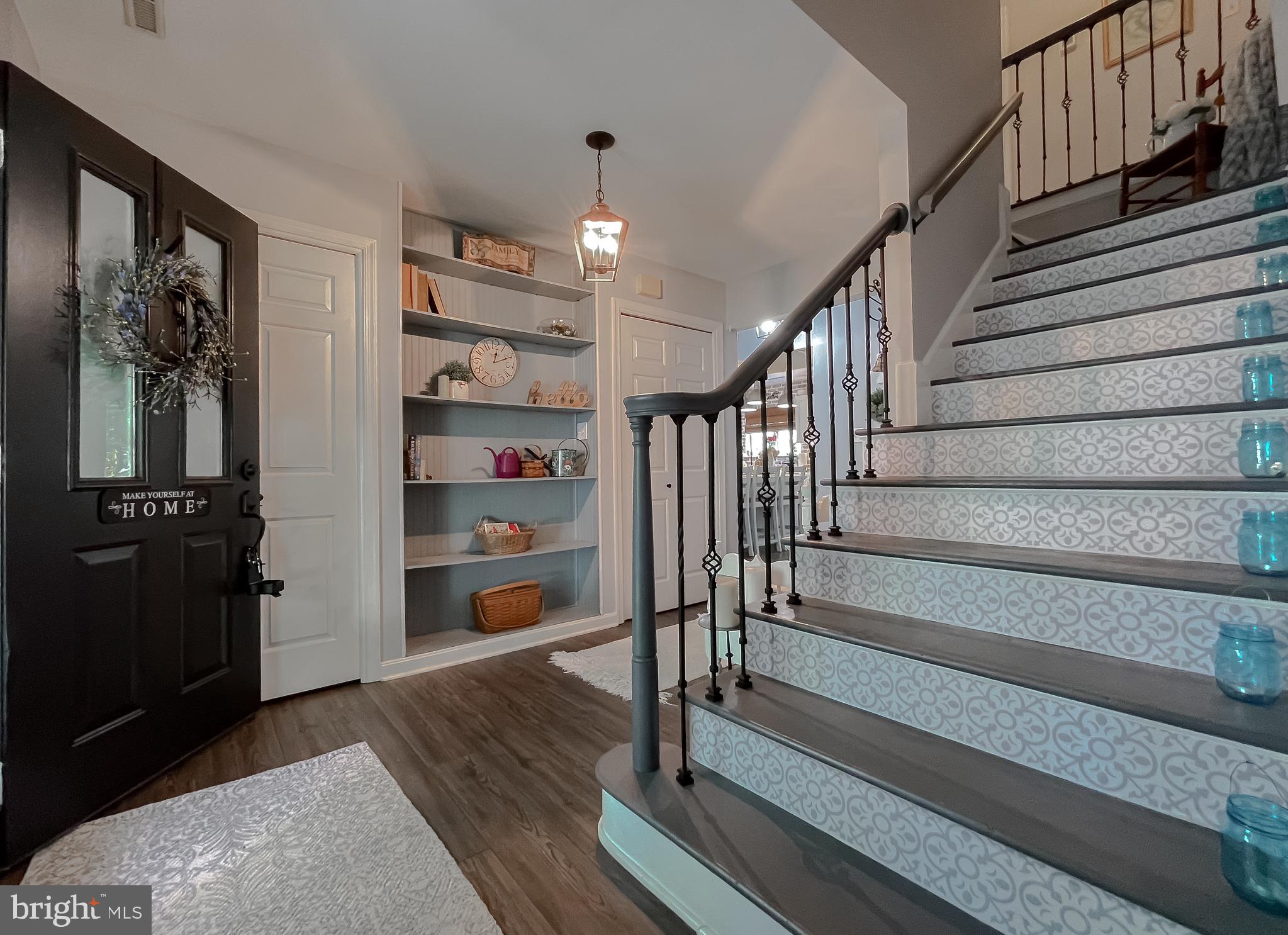 22338 White Oak Road Leonardtown, MD 20650 - Photo 8 of 66 a view of a hallway with wooden floor and entryway
