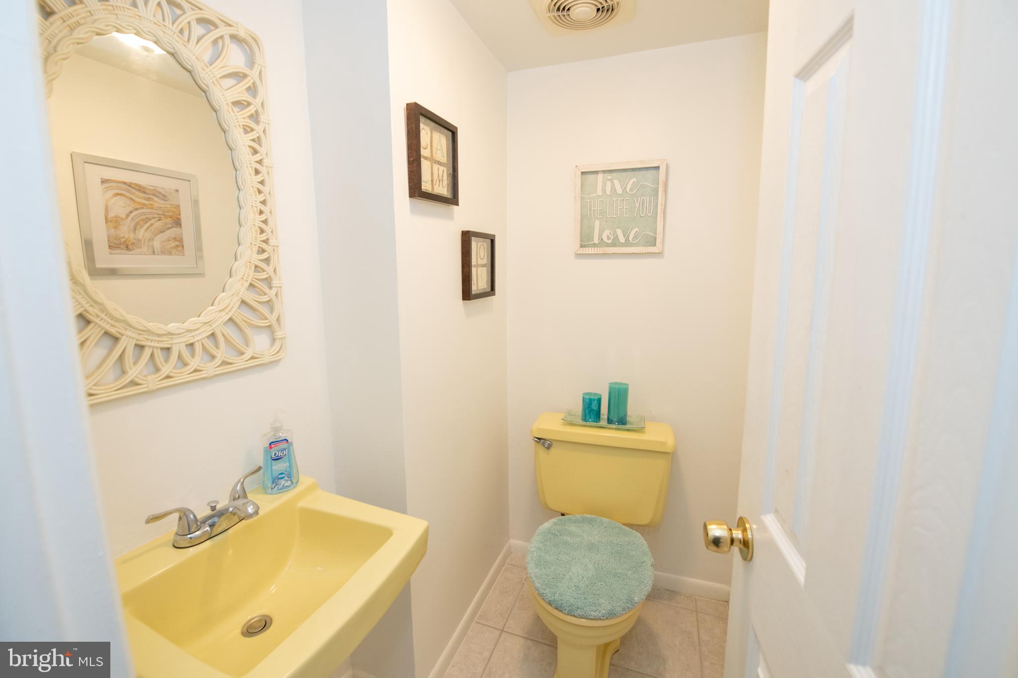 3800 Nedla Road Philadelphia, PA 19154 - Photo 21 of 45 Powder Room