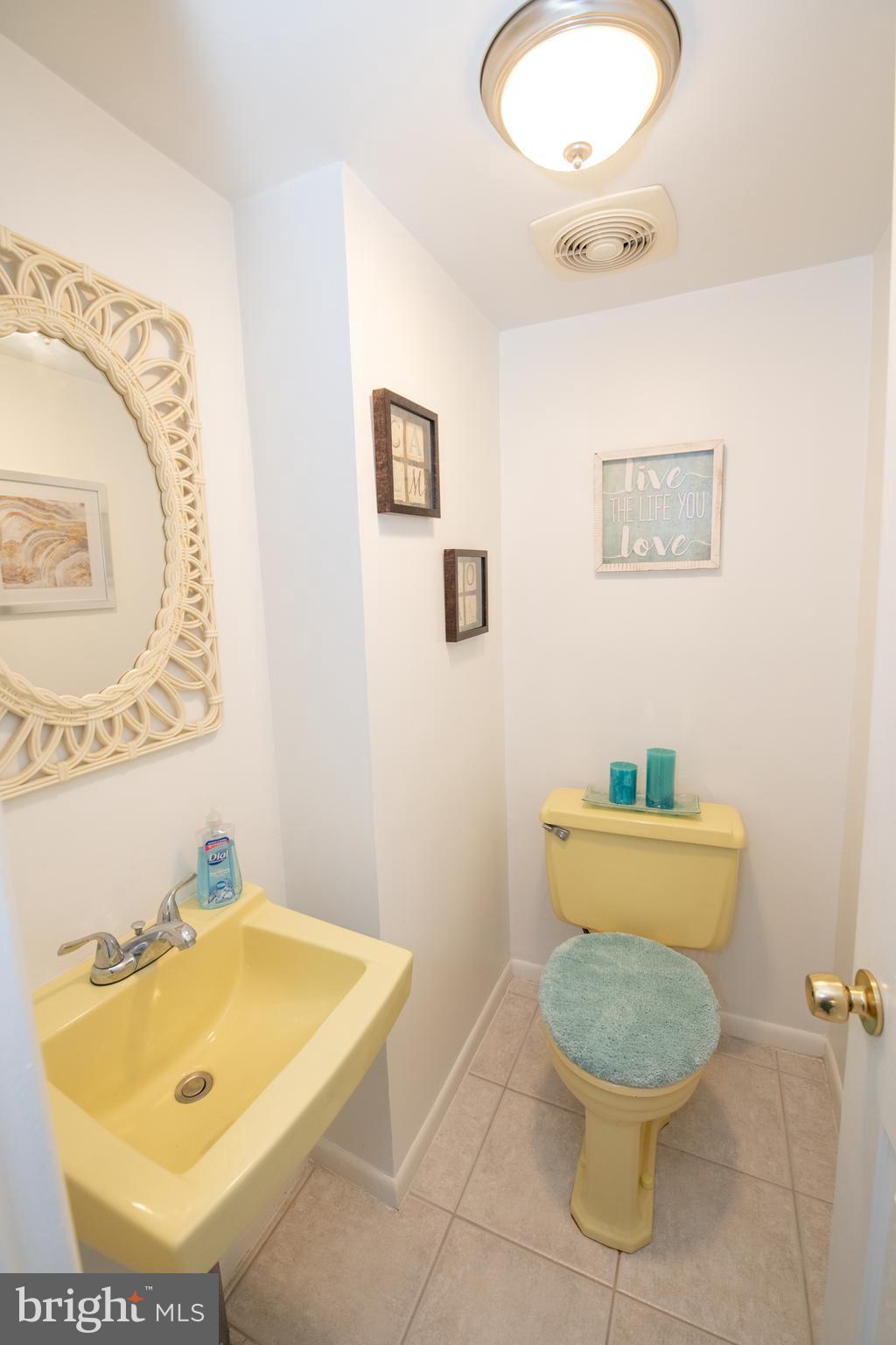 3800 Nedla Road Philadelphia, PA 19154 - Photo 22 of 45 Powder Room