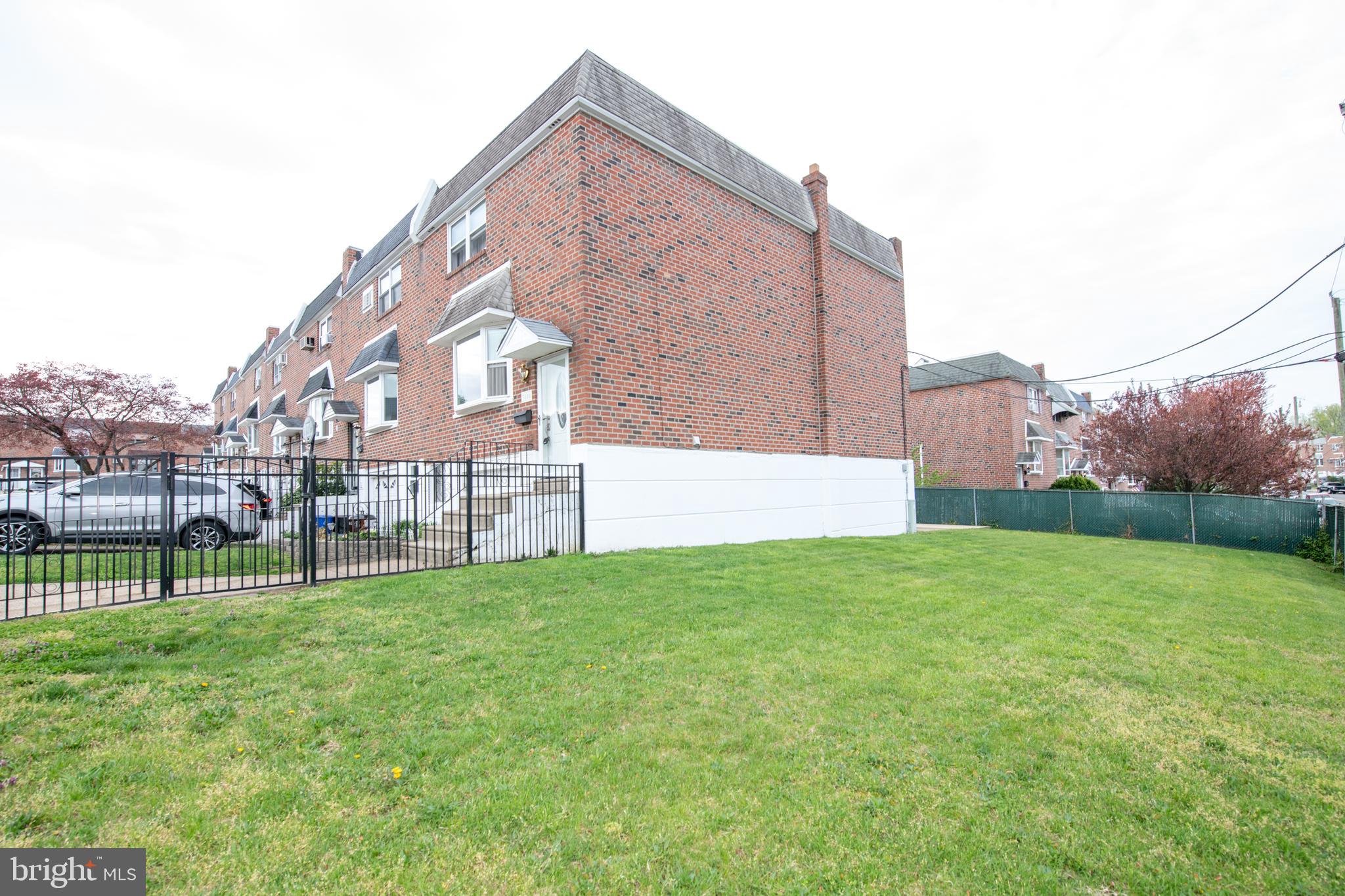 3800 Nedla Road Philadelphia, PA 19154 - Photo 3 of 45 Side Yard