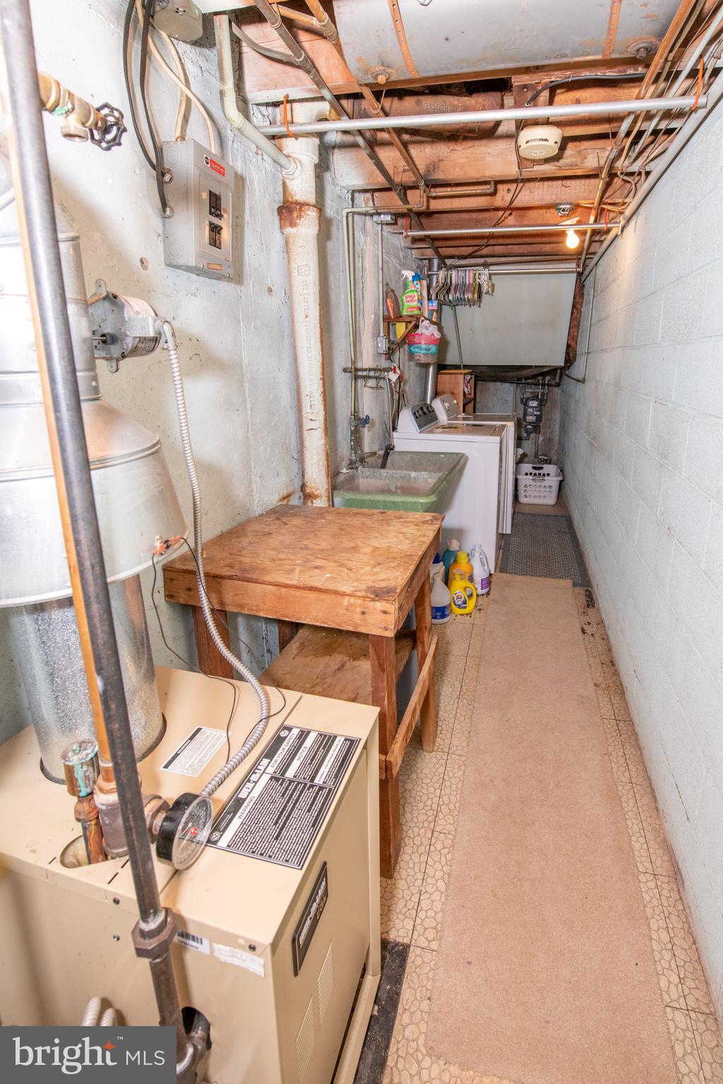3800 Nedla Road Philadelphia, PA 19154 - Photo 37 of 45 Laundry area