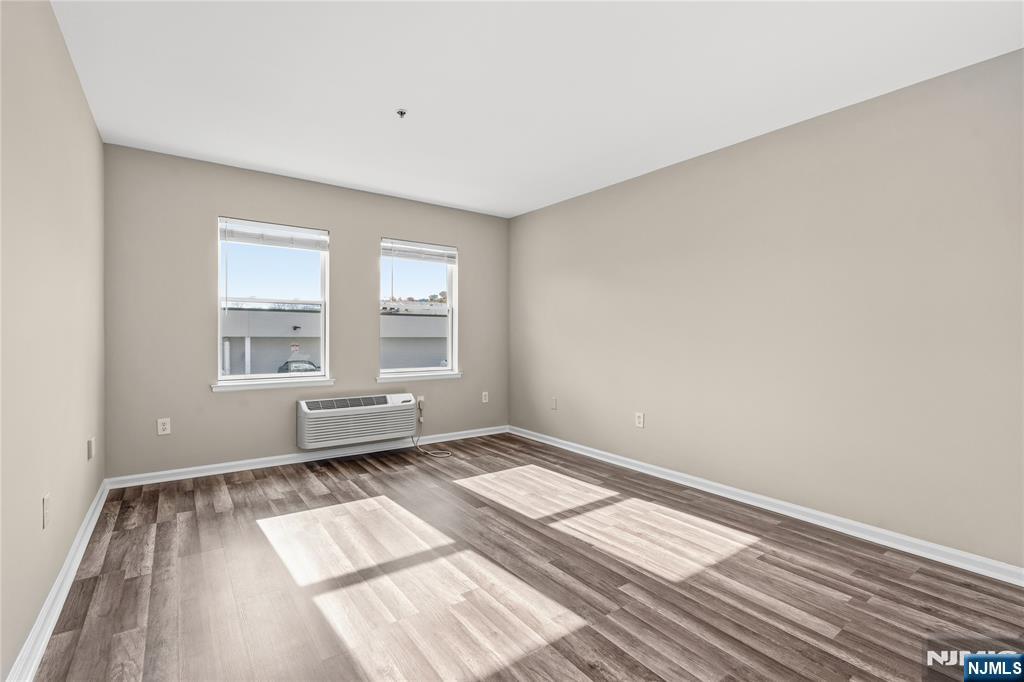 905 River Road, Unit 224 Edgewater, NJ 07020 - Photo 3 of 23