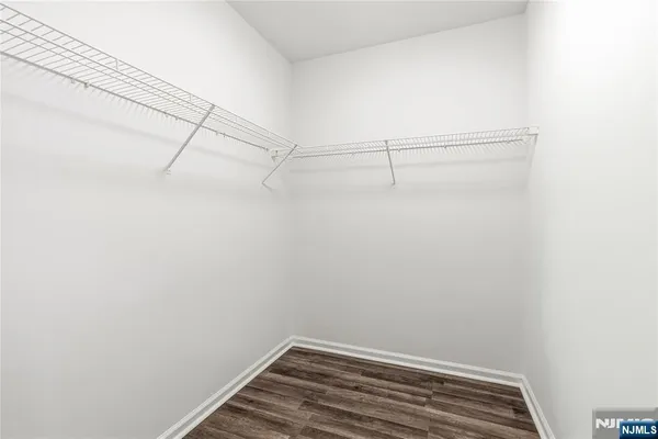 $2,700 | 905 River Road, Unit 224, Edgewater, NJ 07020