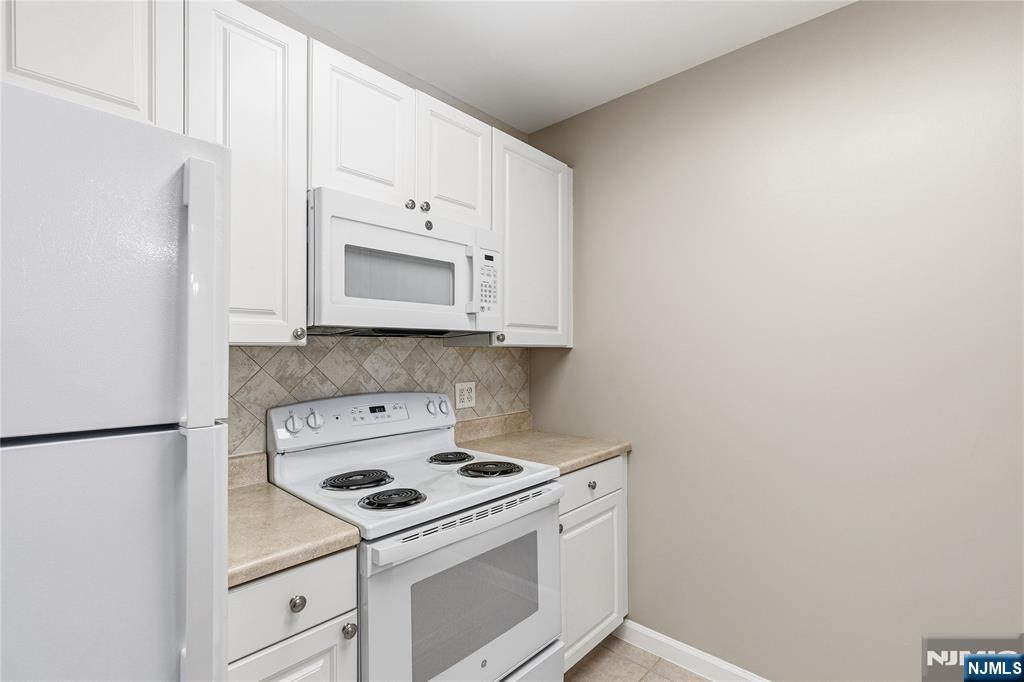 905 River Road, Unit 224 Edgewater, NJ 07020 - Photo 10 of 23